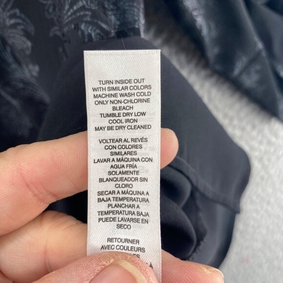 Chicos Top Womens 1 US Medium Black Shimmer Jacquard Layered 3/4 Roll Tab Sleeve - Picture 7 of 10